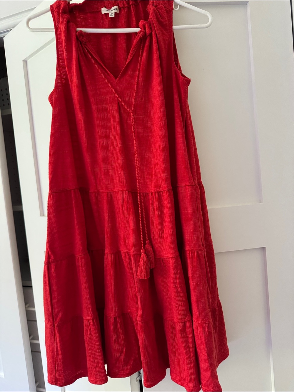 Max Studio Red Sleeveless Tiered V-Neck Midi Dress